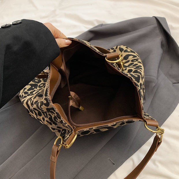 Women's Large Leisure Tote Bag